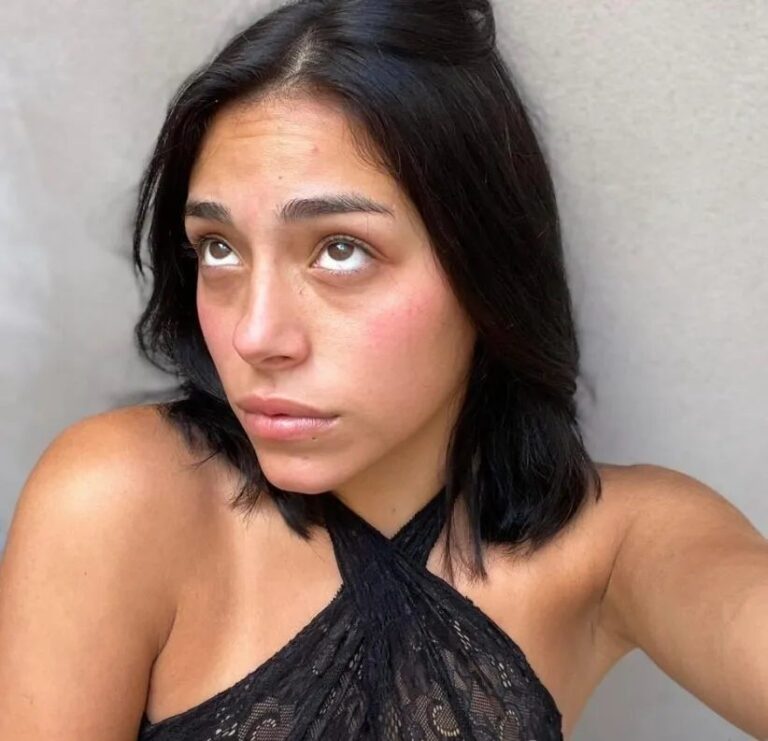 Foto di Asia Vescovo, creator italiana su OnlyFans con contenuti esclusivi